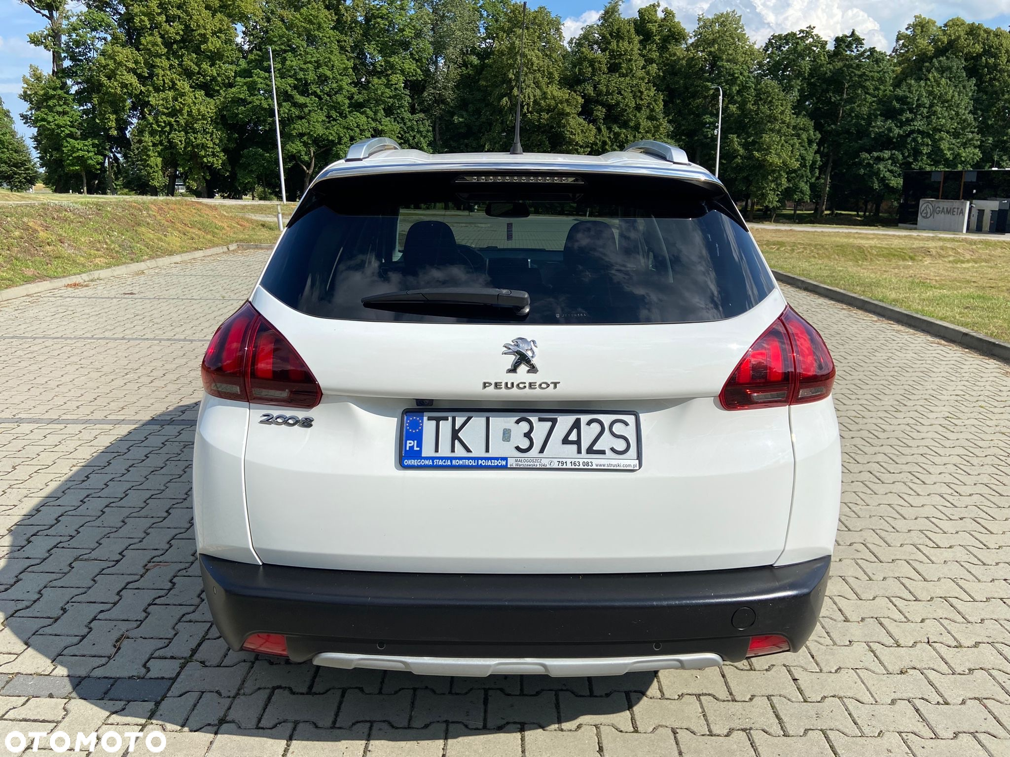 Peugeot 2008 - 12