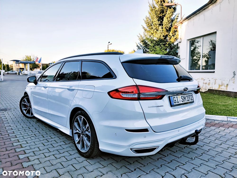 Ford Mondeo - 32