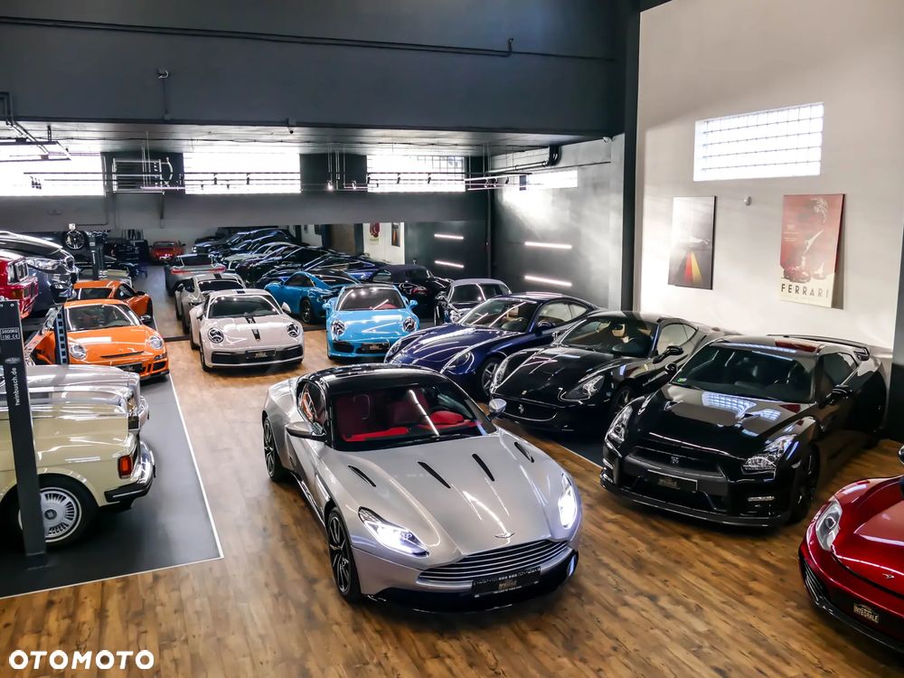 Aston Martin DB11 V12 AMR - 29