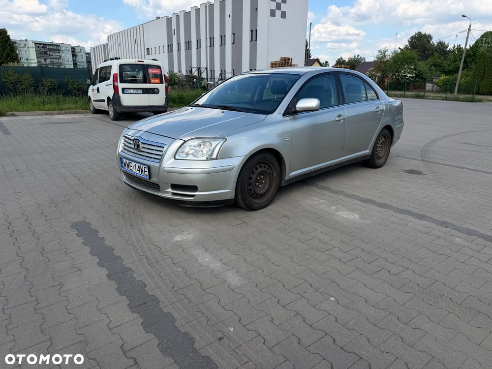 Toyota Avensis 1.6 VVT-i Luna - 2