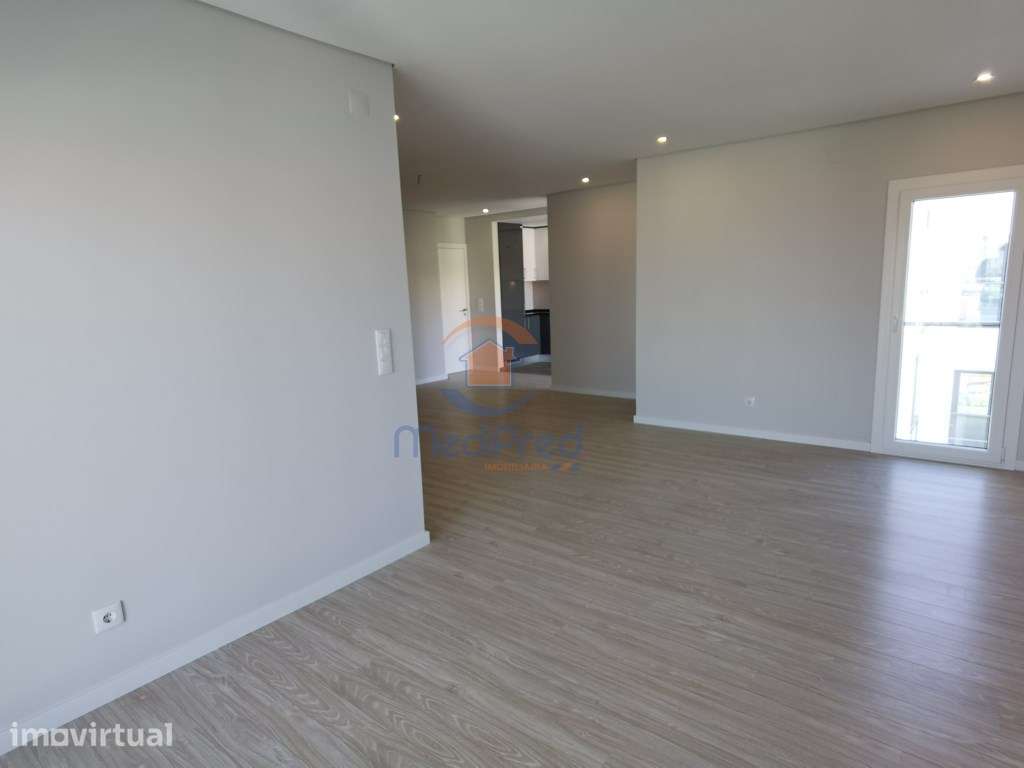 Apartamento T2 em Condomínio Privado | Vale Grande, Famões - Grande imagem: 5/25