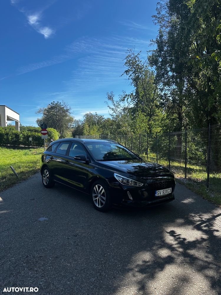 Hyundai i30 Kombi 1.6 CRDI DCT Family+ - 18