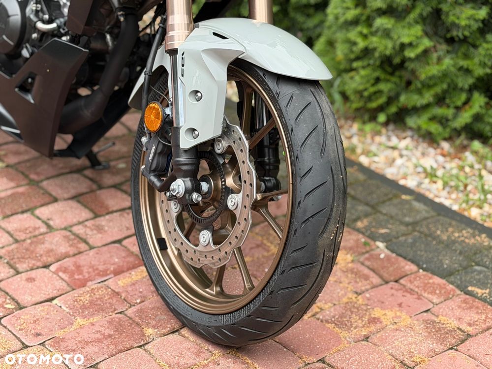 Honda CB - 22