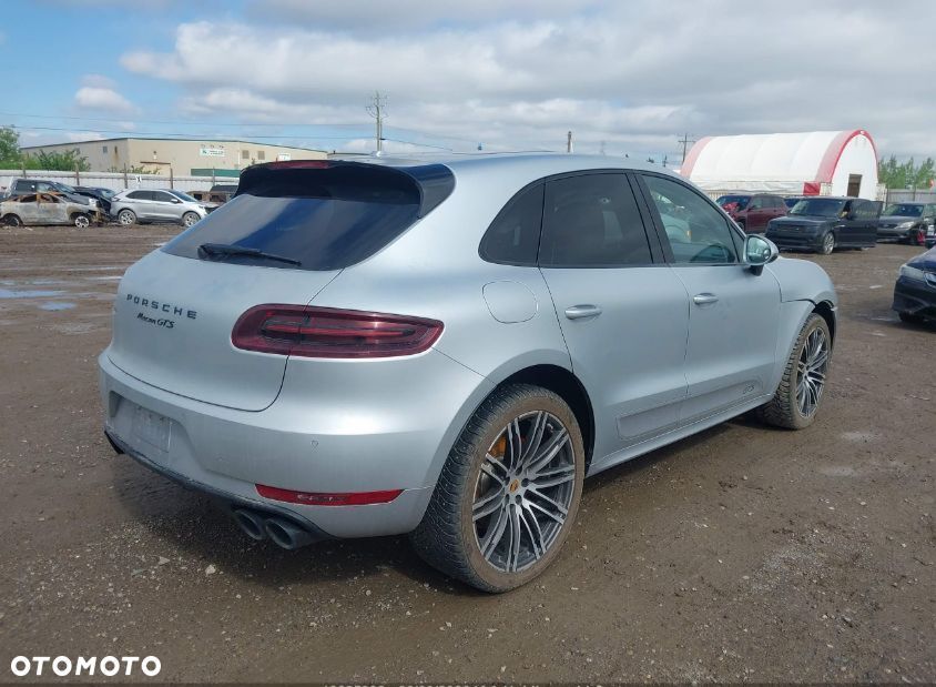 Porsche Macan GTS PDK - 4