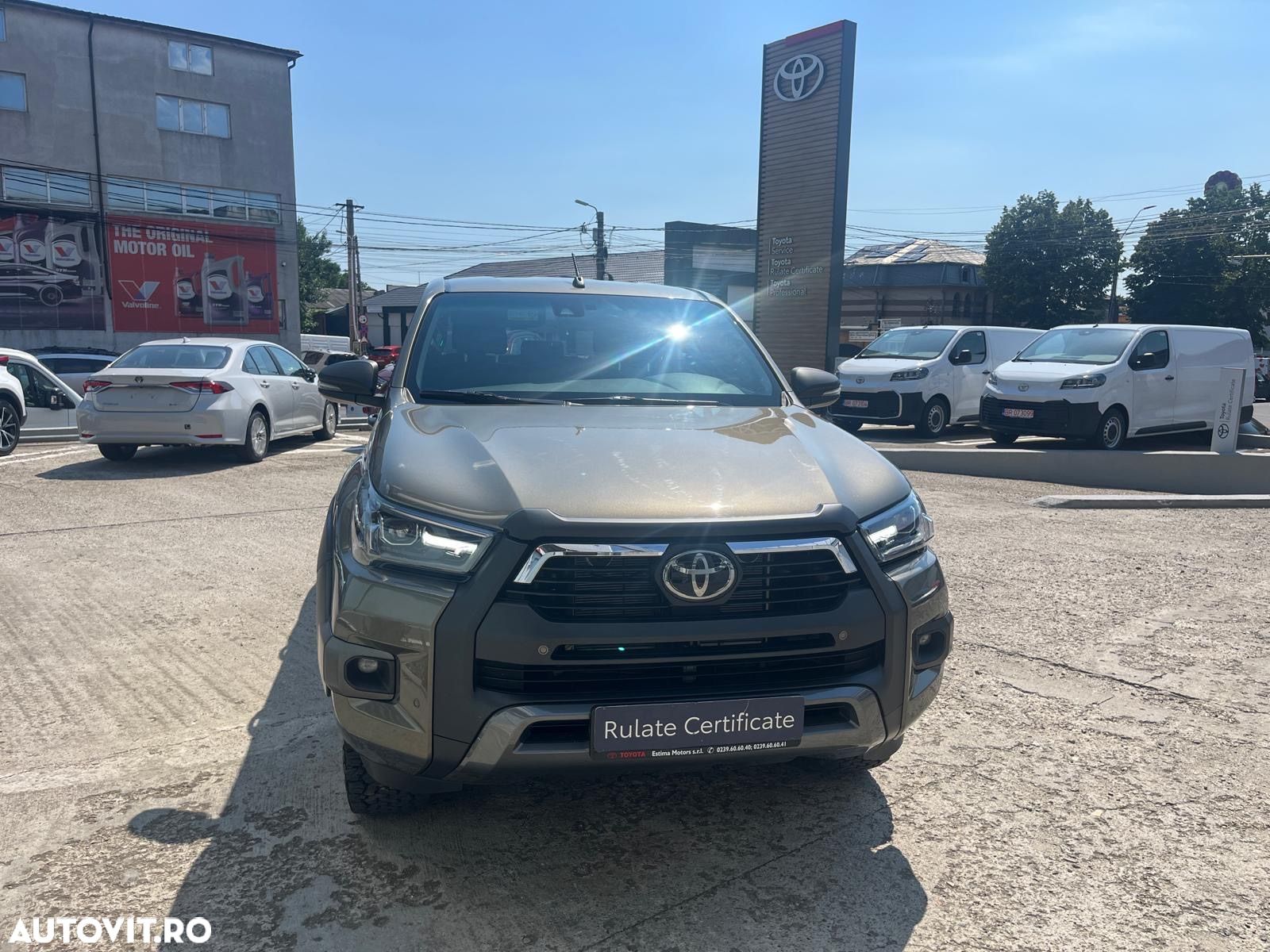 Toyota Hilux 2.8D 204CP 4x4 Double Cab AT Invincible - 1