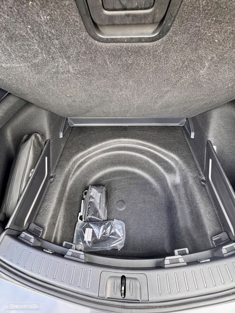 Toyota Corolla 1.8 Hybrid Exclusive - 35