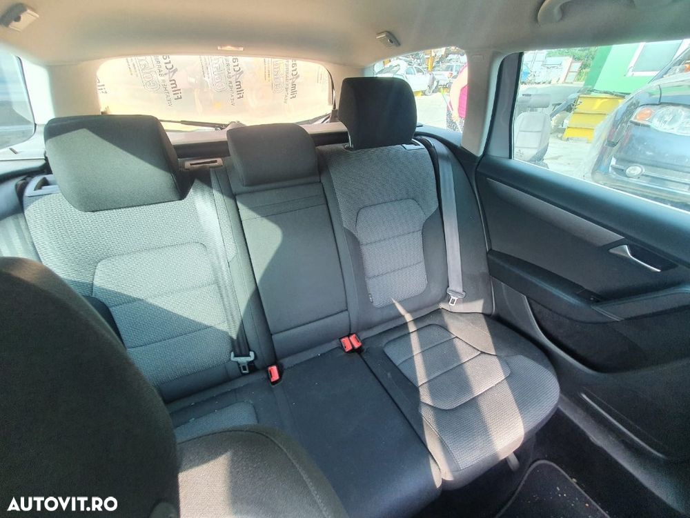 Dezmembrez VW Passat B7 2012 automat 4x4 4motion motor 2.0tdi 170cp CFGB plansa bord dezmembrari piese bi xenon - 6