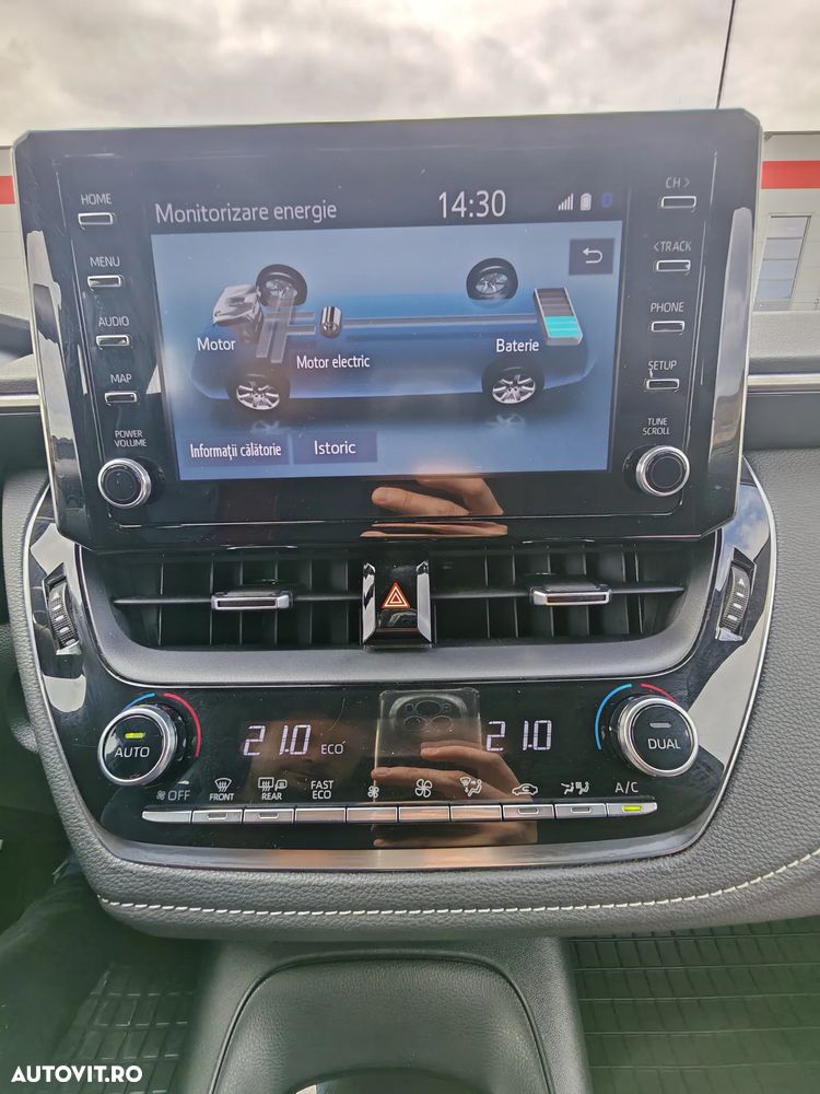 Toyota Corolla 1.8 HSD Business - 12