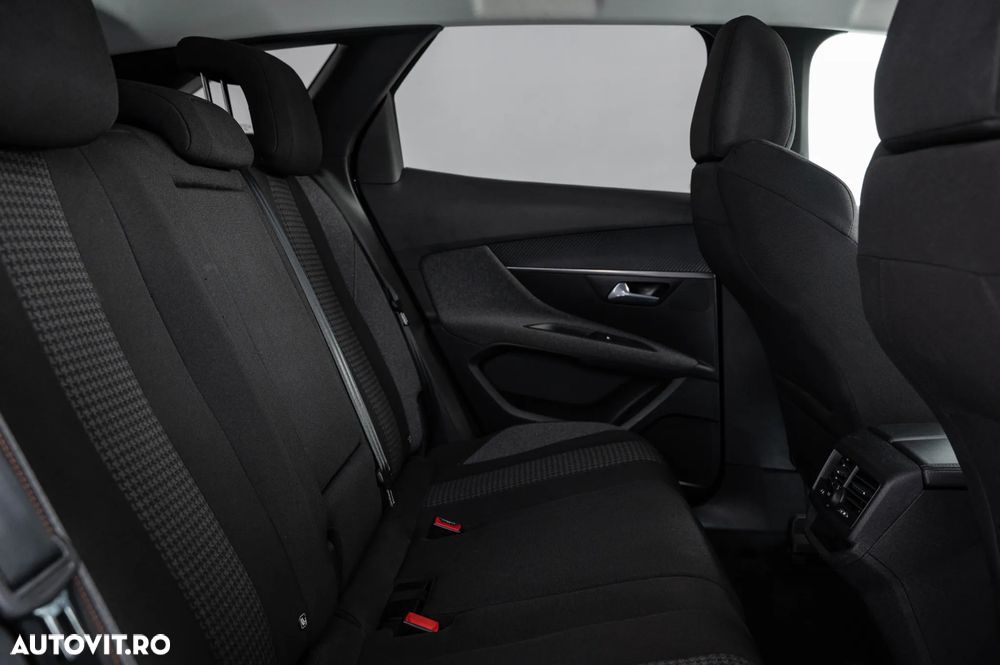 Peugeot 3008 BlueHDi 130 Stop & Start EAT8 Active - 8