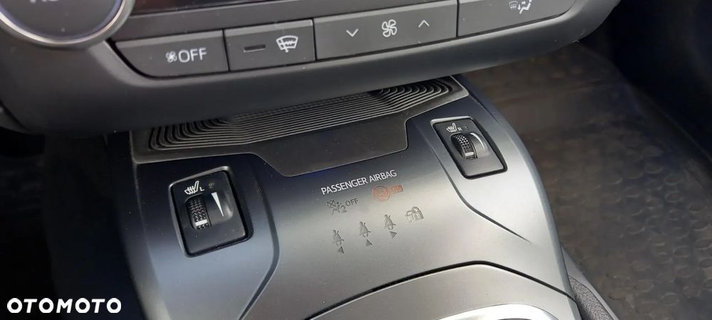 Toyota Avensis Touring Sports 1.8 Executive - 13