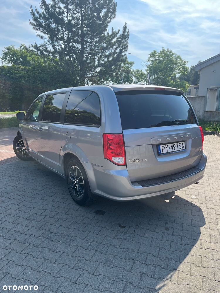 Dodge Grand Caravan - 9