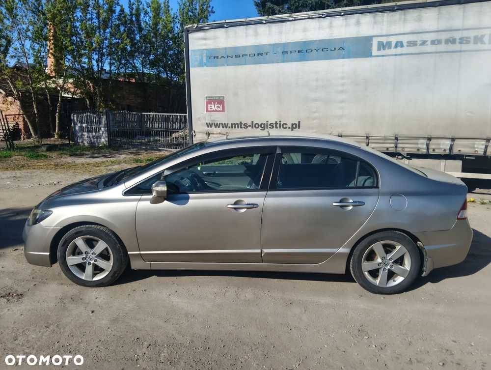 Honda Civic 1.8 Executive - 9