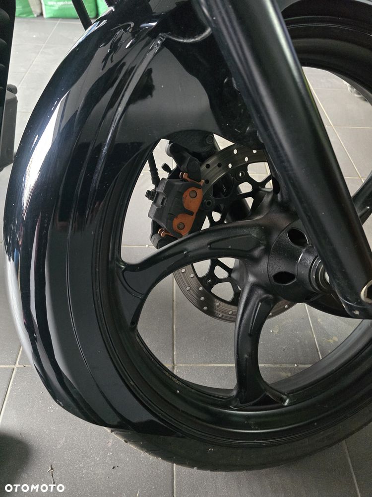 Yamaha XVS - 8