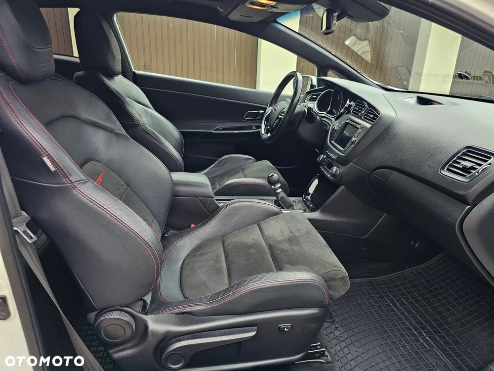 Kia Ceed 1.6 T-GDI GT-Track - 18