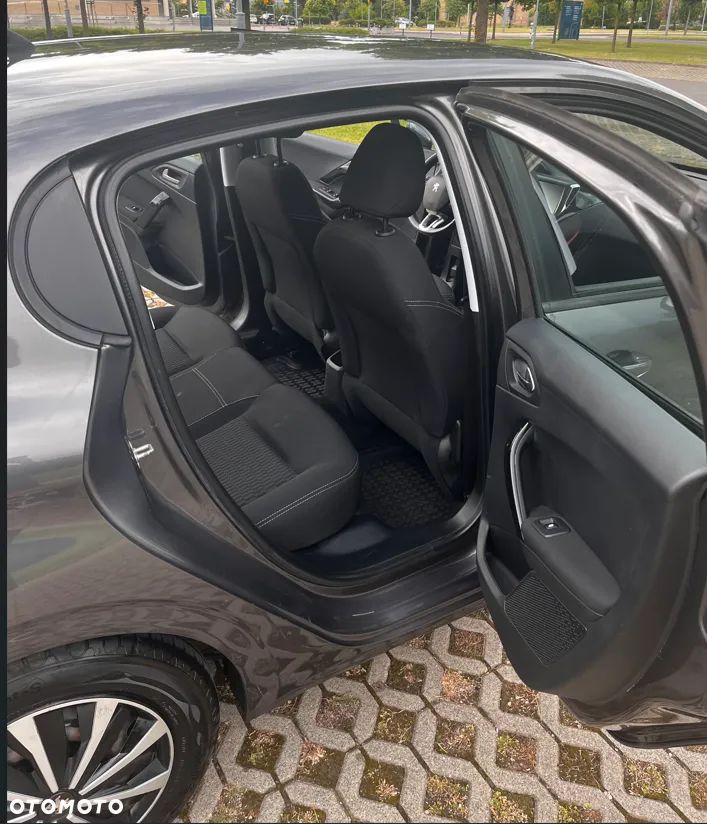 Peugeot 208 1.2 PureTech Active - 11