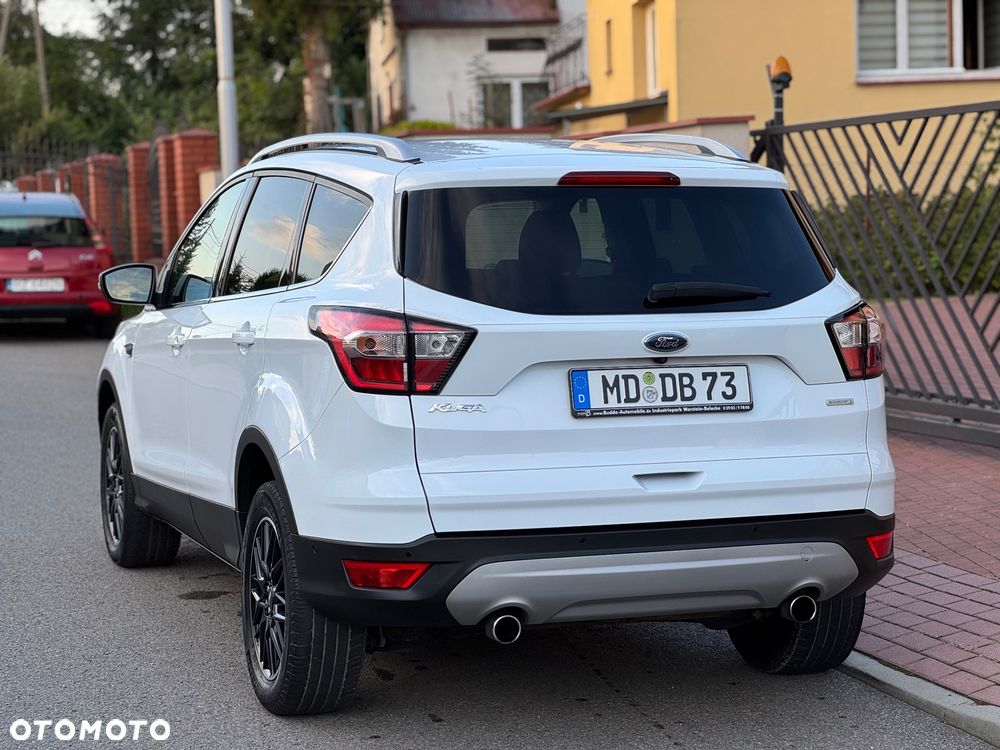 Ford Kuga 1.5 EcoBoost 2x4 Titanium - 10