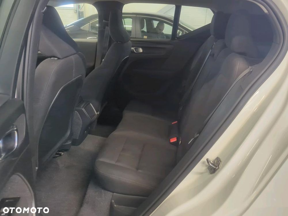 Volvo XC 40 T3 Momentum - 9