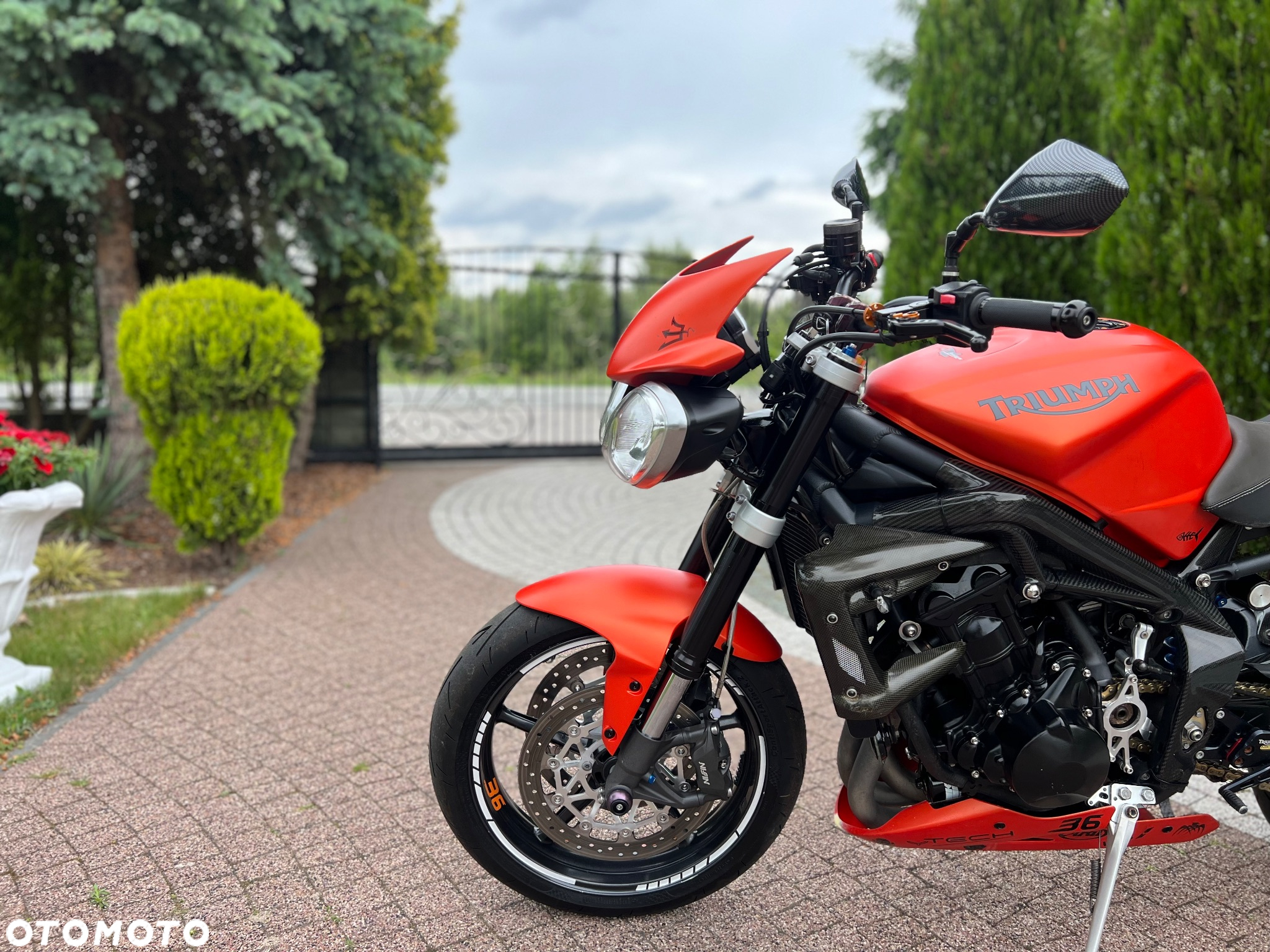 Triumph Street Triple - 26