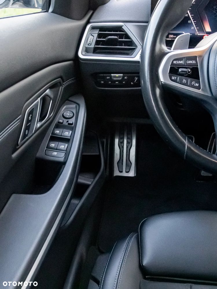 BMW Seria 3 318d M Sport - 26