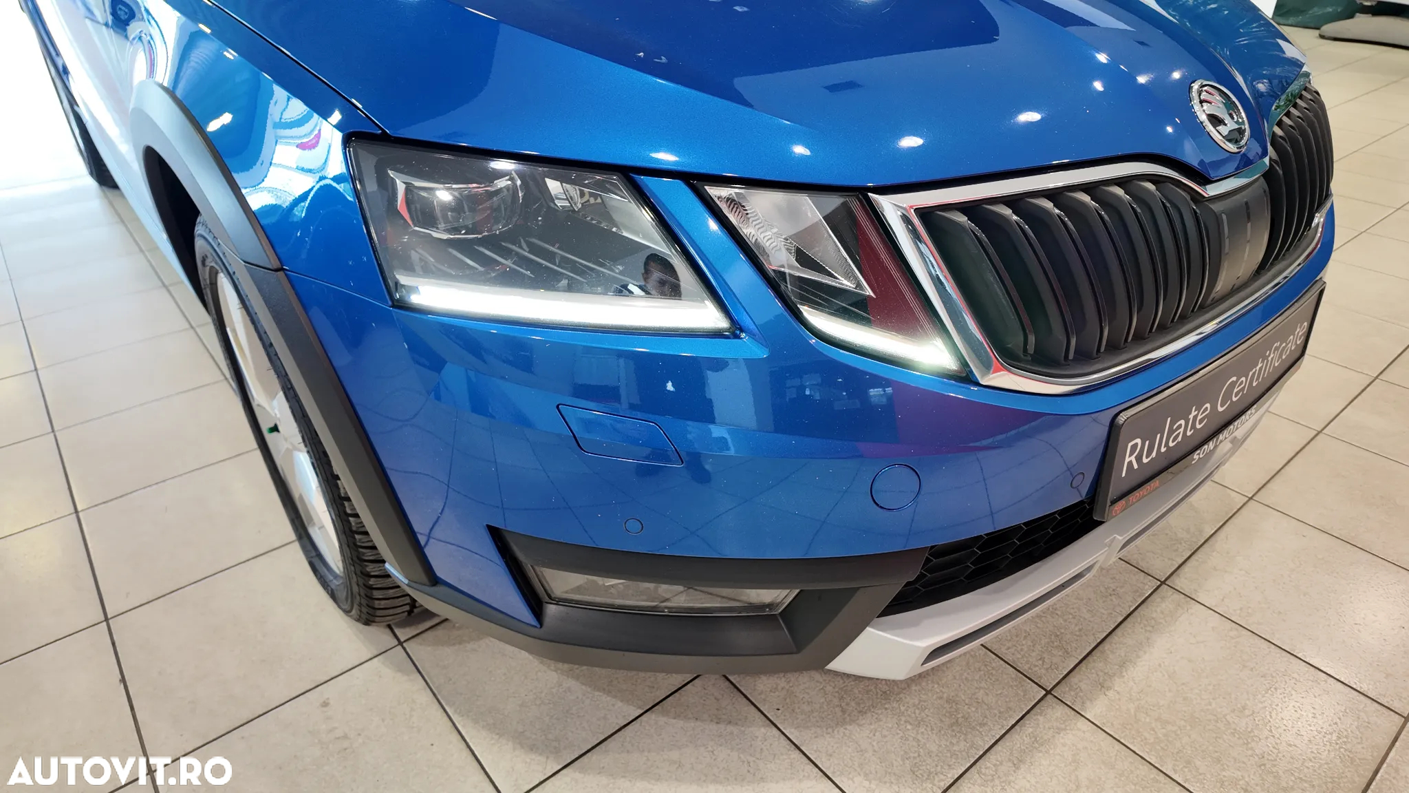 Skoda Octavia Combi Diesel 2.0 TDI 4X4 DSG Scout - 9