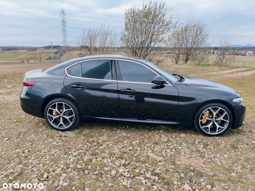 Alfa Romeo Giulia 2.0 Turbo TI Q4 - 4