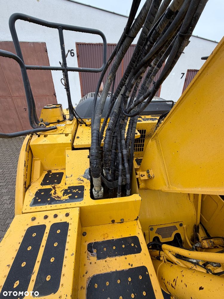 Komatsu PC228US-10 - 12