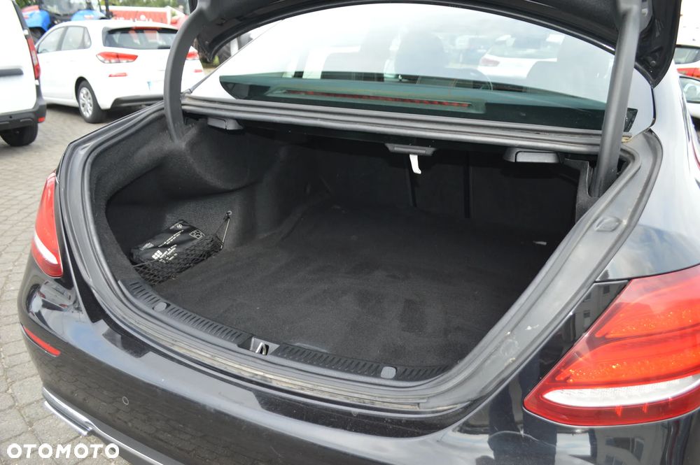 Mercedes-Benz Klasa E 220 d 9G-TRONIC - 13
