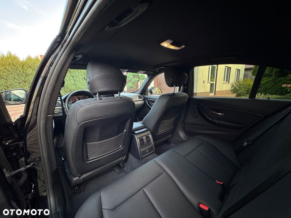 BMW Seria 3 320i GPF xDrive M Sport Shadow sport - 30