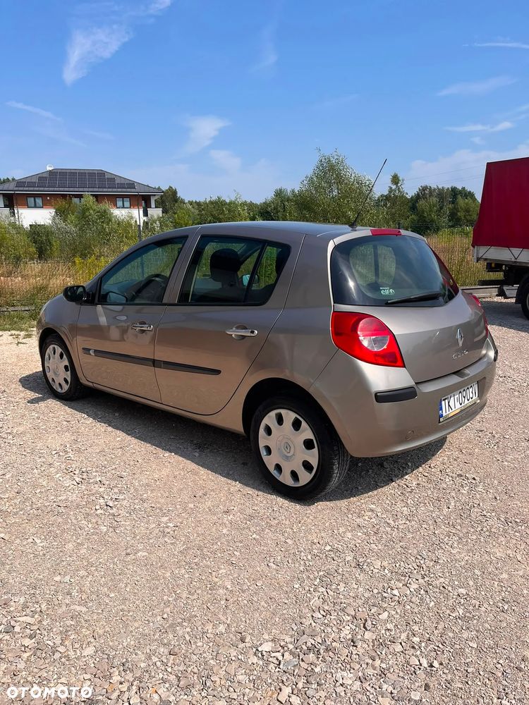 Renault Clio 1.5 dCi Authentique - 1