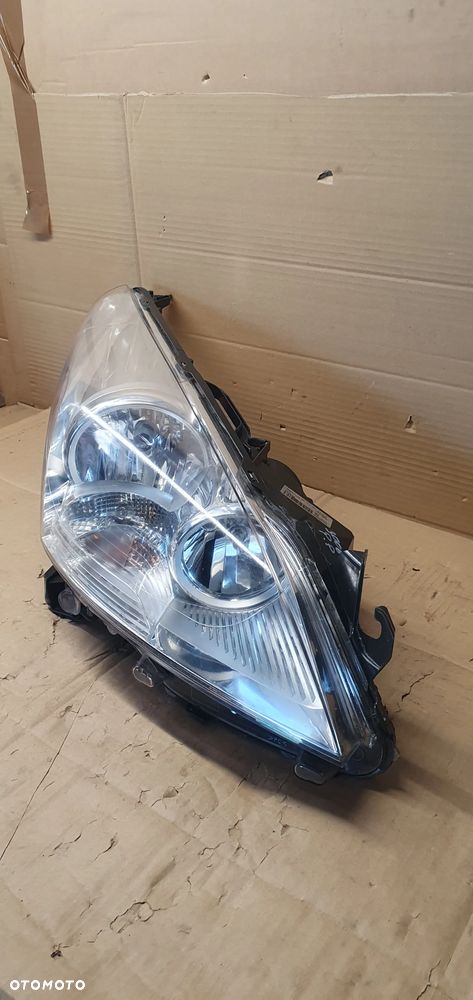 Lampa prawy przód przednia prawa Peugeot 3008 89903245 - 3