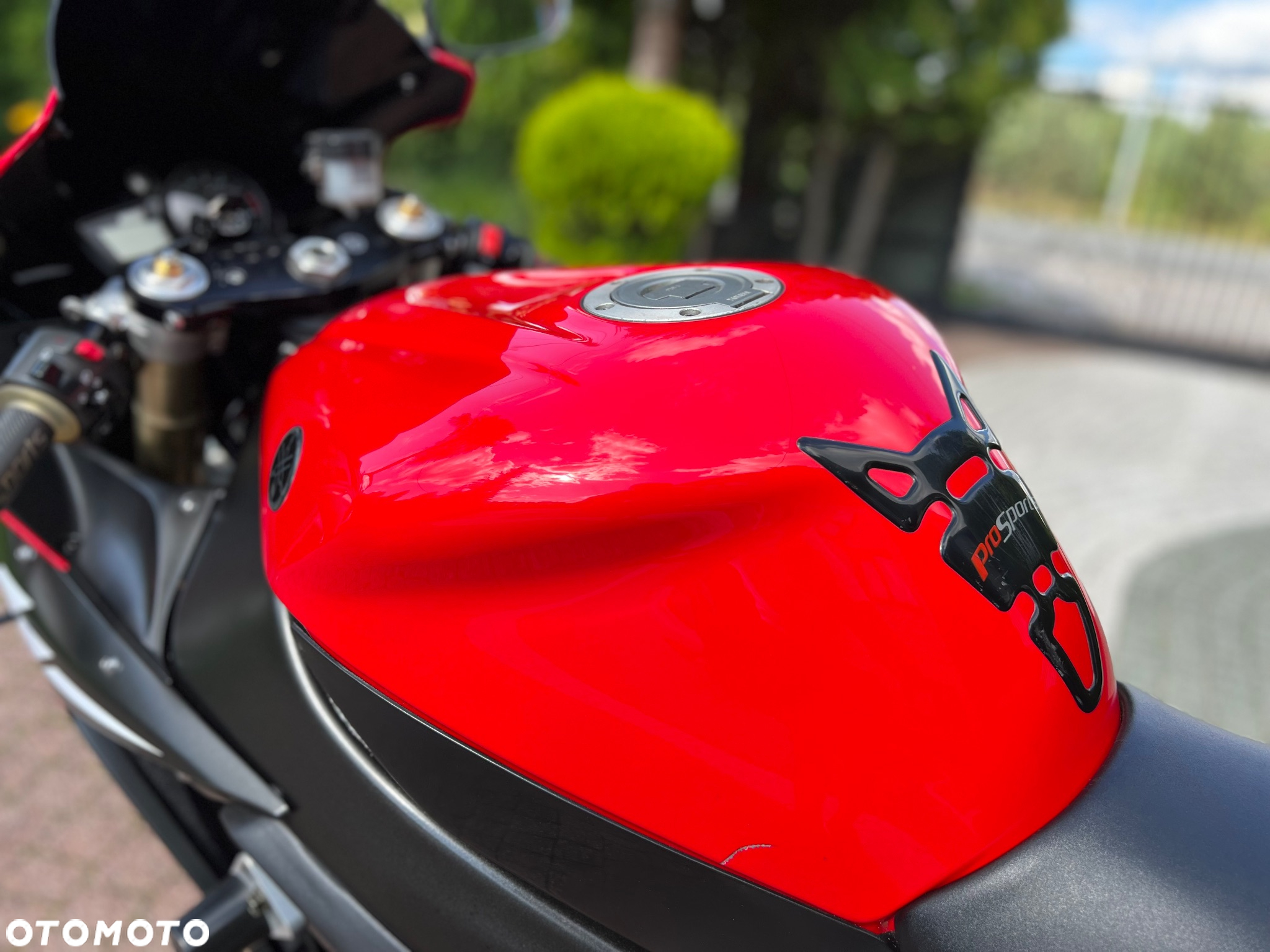 Yamaha R1 - 31