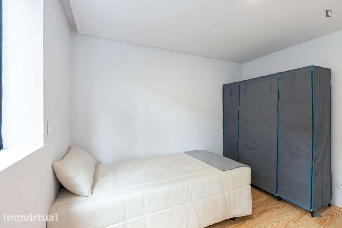 Quarto - localizado em Paranhos Porto - Grande imagem: 5/16