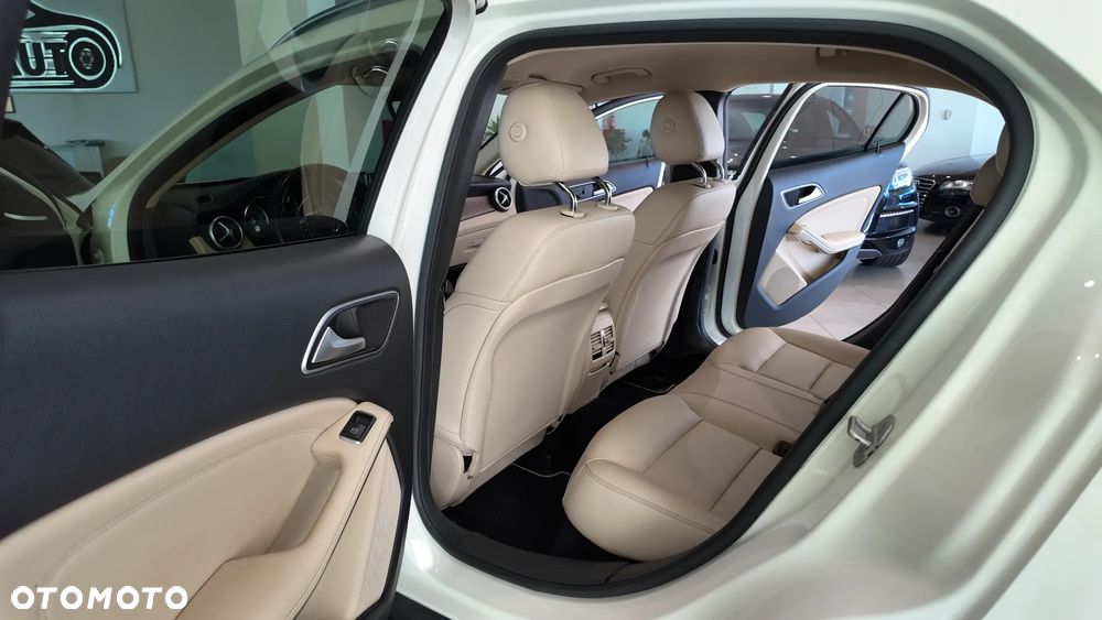Mercedes-Benz GLA 250 4-Matic - 28
