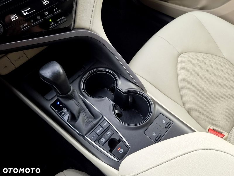Toyota Camry - 36