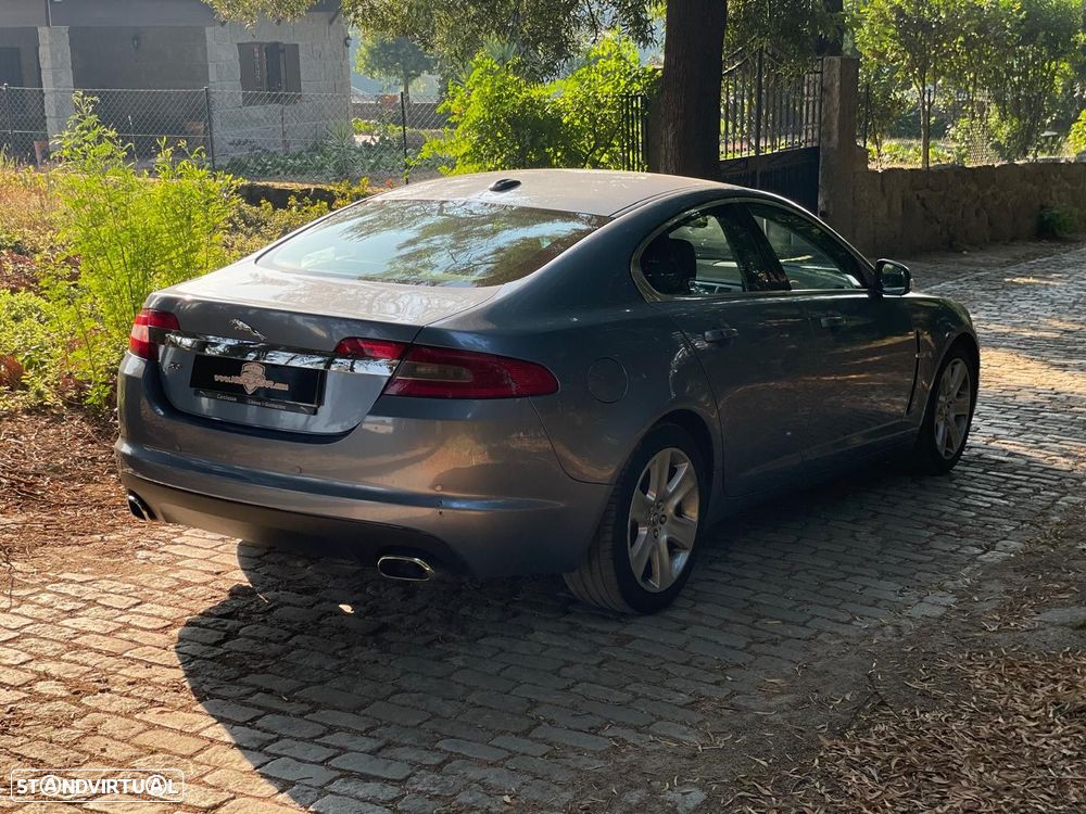 Jaguar XF 2.7 D V6 Premium Luxury - 25