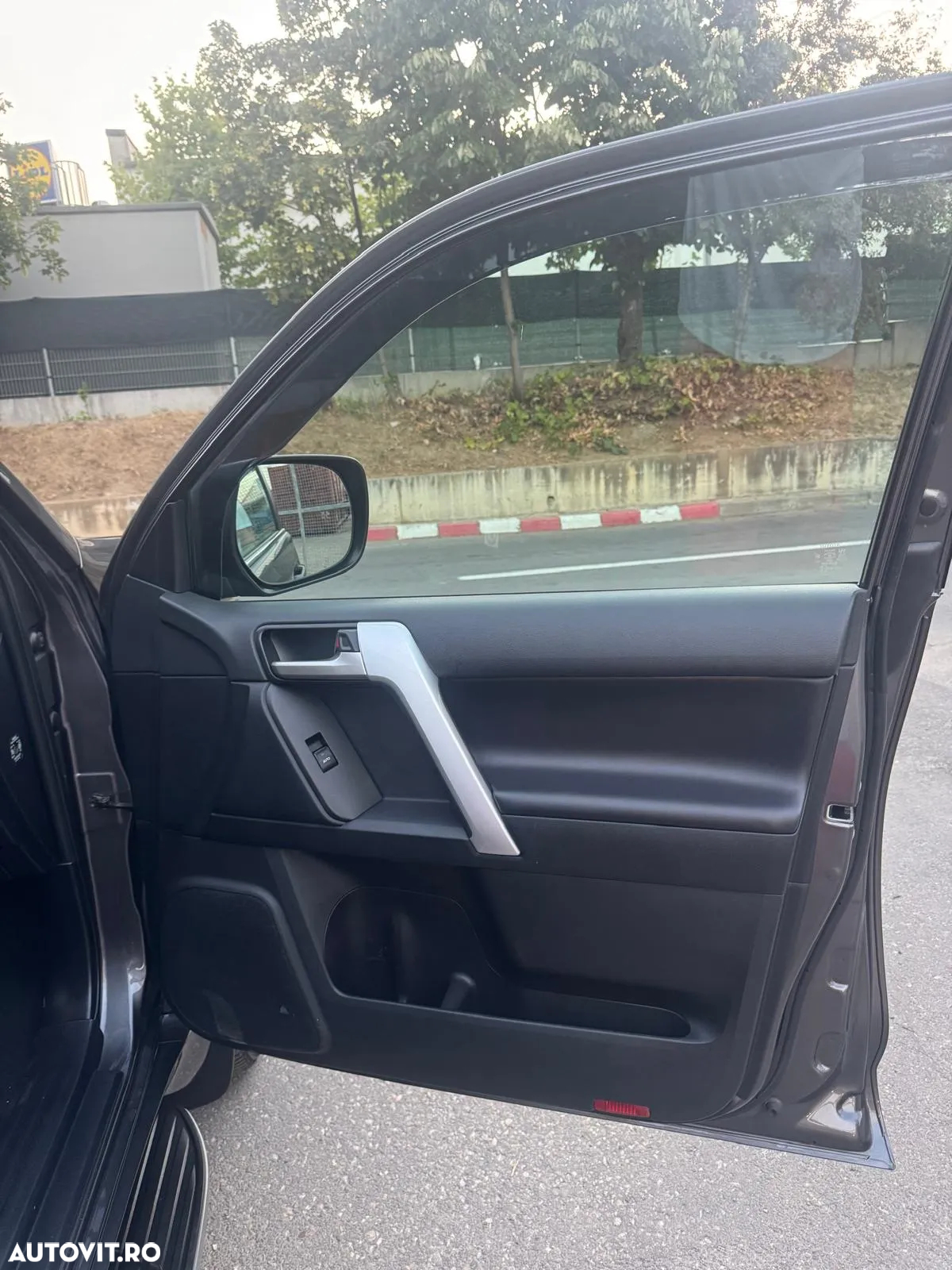 Toyota Land Cruiser 2.8l D-4D 204 CP A/T Luxury Black Matte Edition - 18