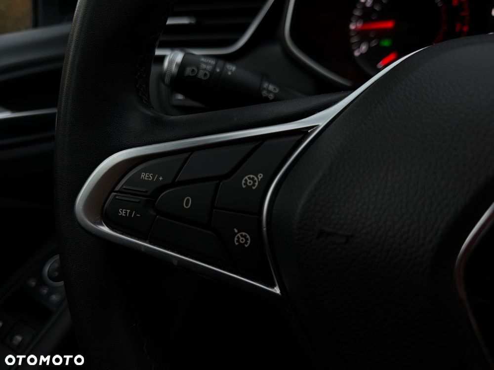 Renault Clio TCe 100 INTENS - 19