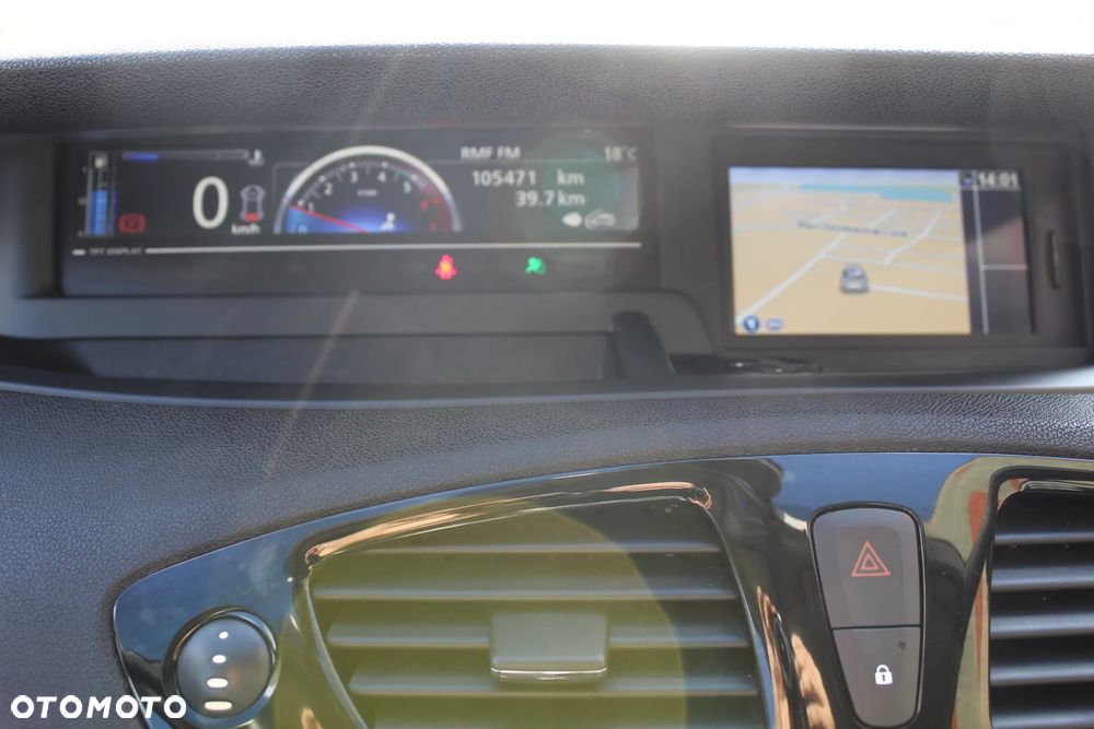 Renault Grand Scenic - 22