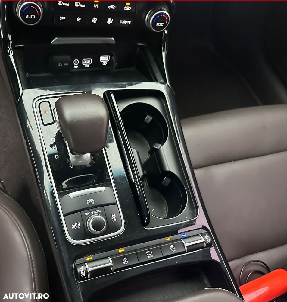 Kia Stinger - 9