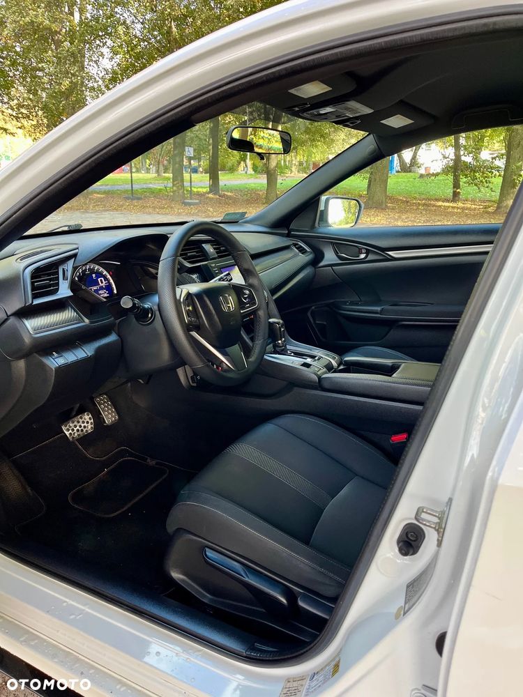 Honda Civic 1.5 i-VTEC Turbo CVT Sport - 11