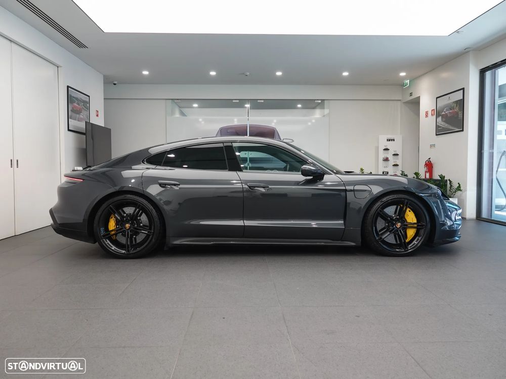 Porsche Taycan Turbo S - 6