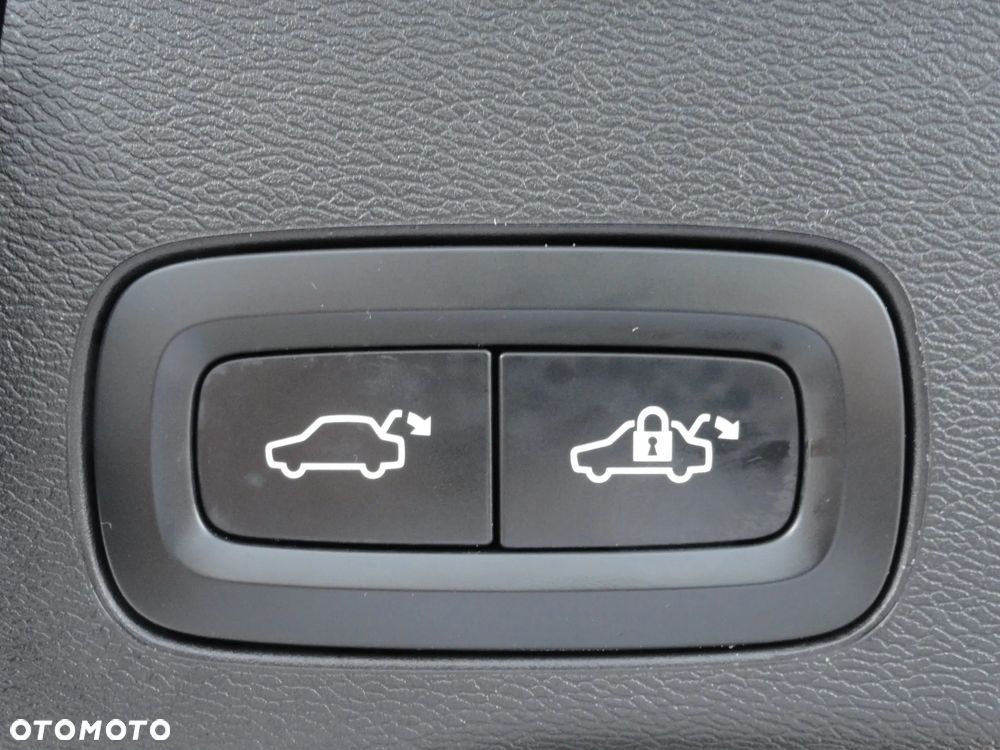 Volvo XC 60 B4 D Geartronic RDesign - 25