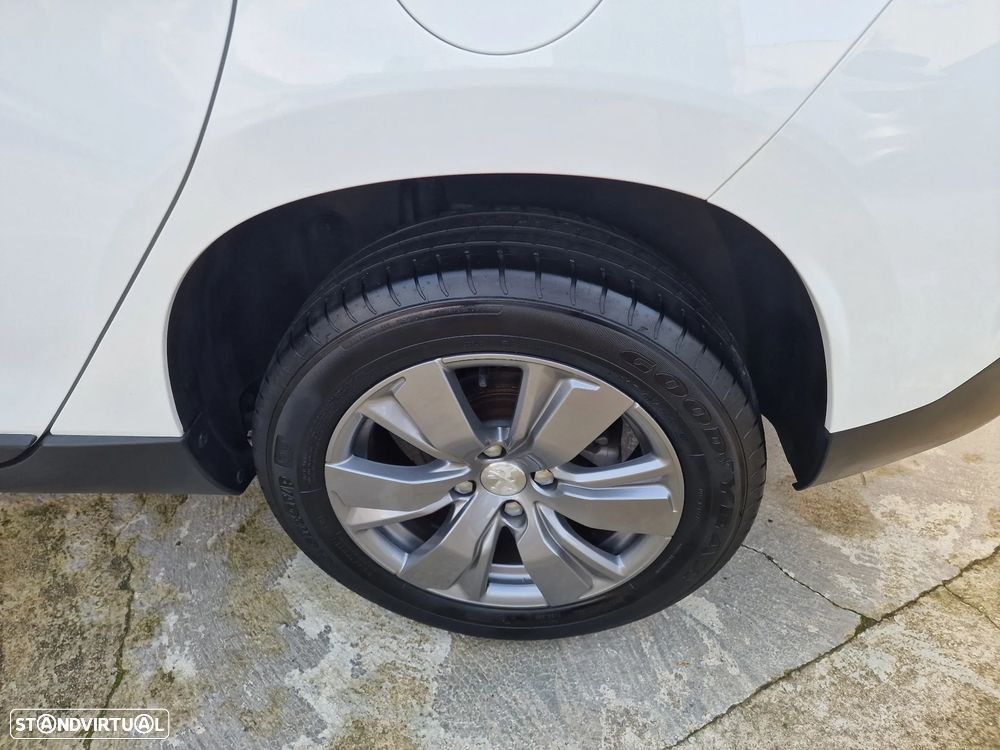 Peugeot 2008 1.2 PureTech Style - 11