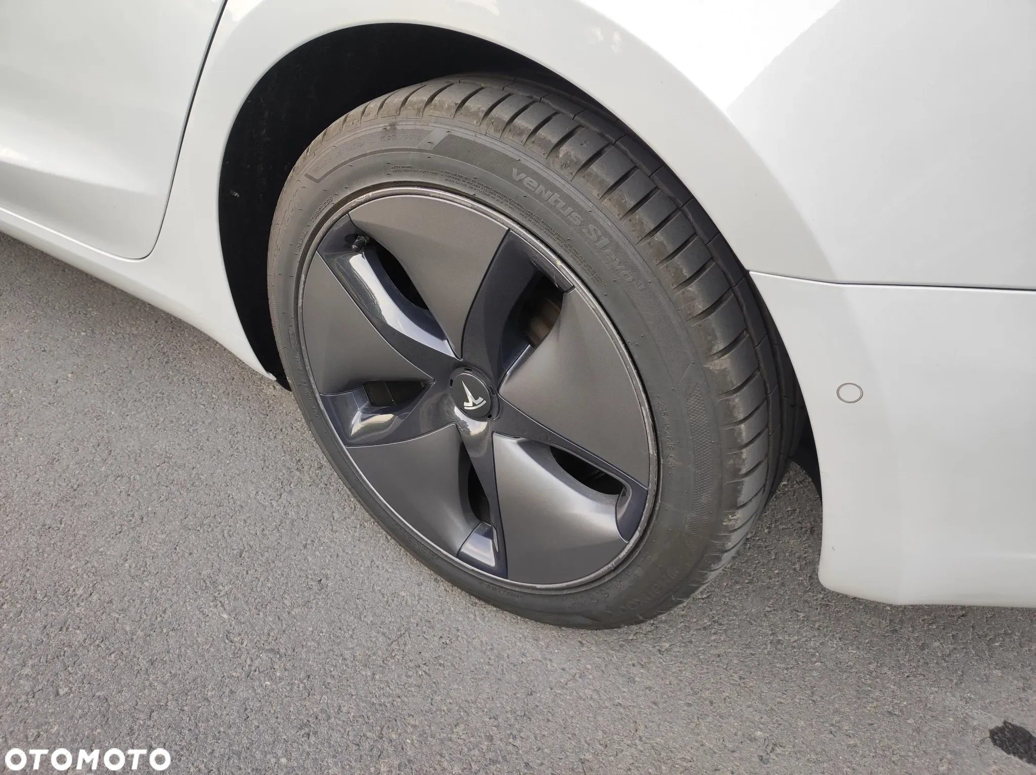 Tesla Model 3 Allradantrieb Dual Motor - 9