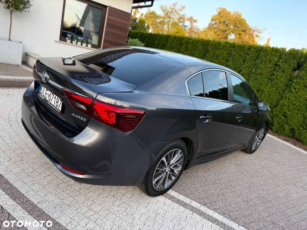 Toyota Avensis 2.0 Prestige MS - 21