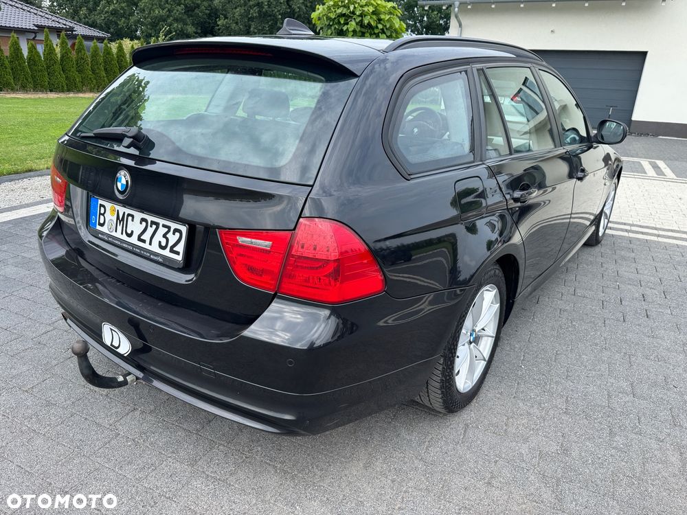 BMW Seria 3 318d - 4