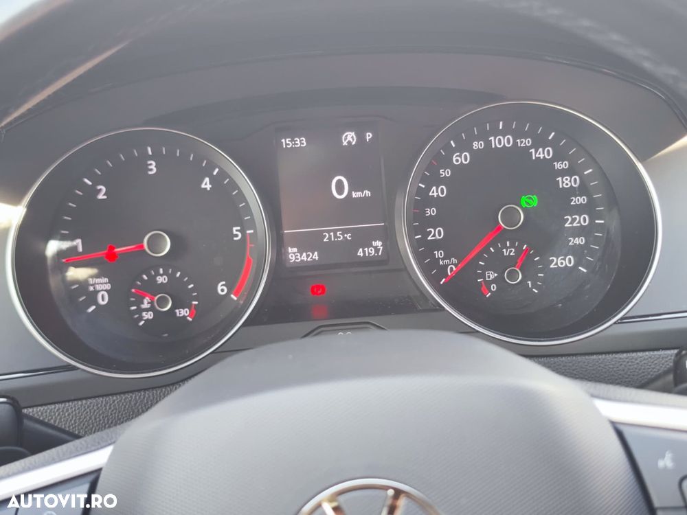 Volkswagen Passat 2.0 TDI DSG Comfortline - 28