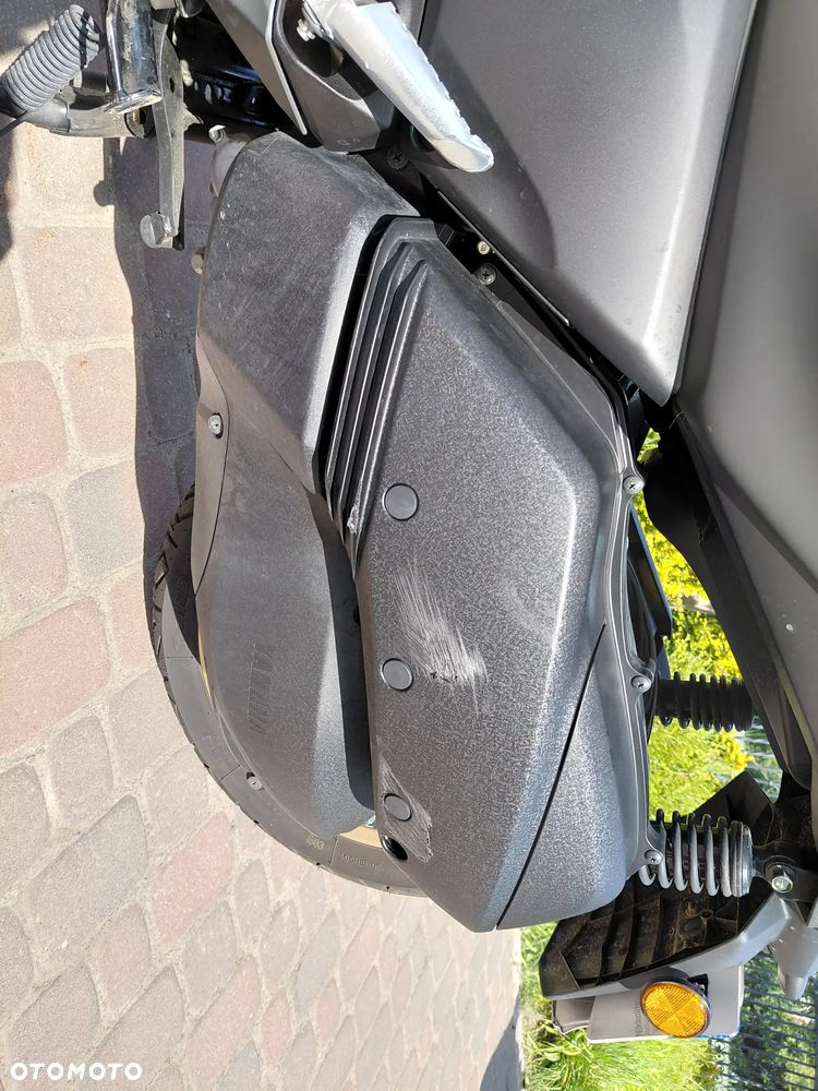 Yamaha X-max - 13