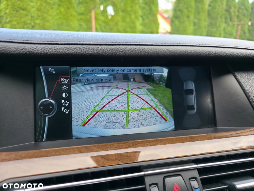 BMW Seria 7 740i - 29
