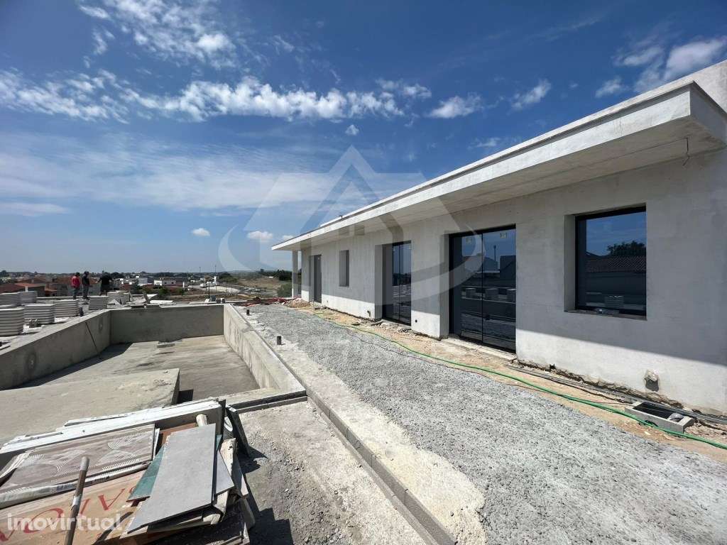 Moradia T4 térrea com piscina, jacuzzi, ginásio e cinema no Cartaxo... - Grande imagem: 3/60